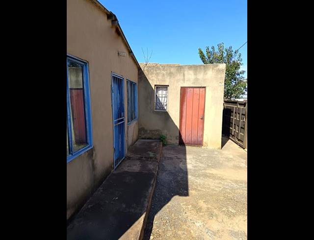 2 BEDROOM HOUSE FOR SALE IN THULANI